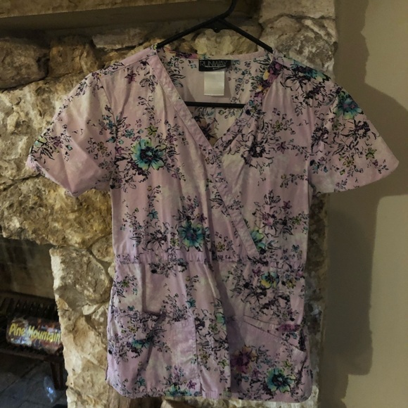 Cherokee scrub top - Picture 1 of 1